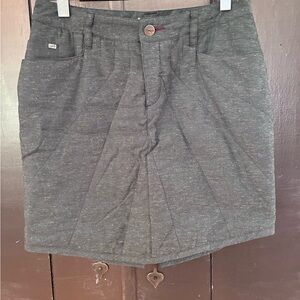 Horny Toad Charcoal Quilted Skirt with Burgundy Lining